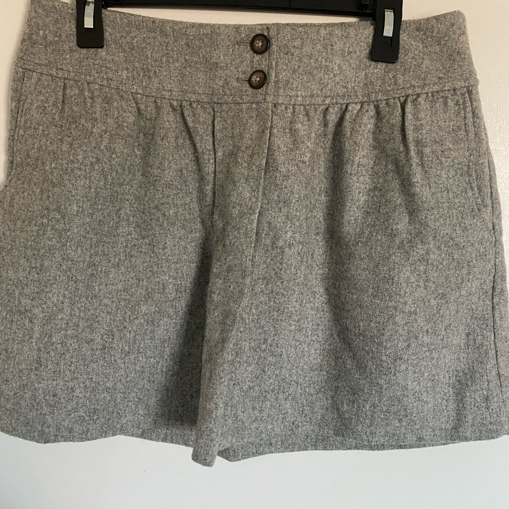 GAP gray felt fabric skirt.